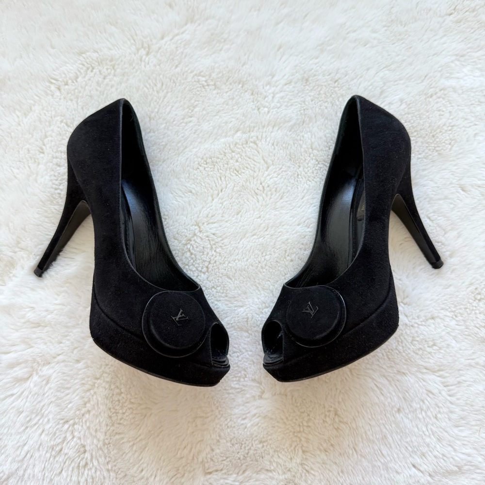Louis Vuitton suede high heels shoes size 35 EU Authentic